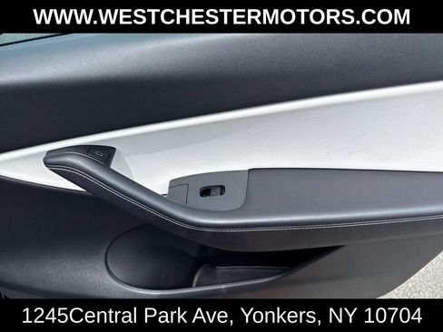 Used 2021 Tesla Model Y Long Range AWD/4WD image 13