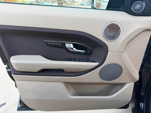 Used 2013 Land Rover Range Rover Evoque Pure Plus w/ Pure Plus Pkg image 9