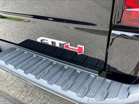 Used 2022 GMC Sierra 1500 AT4 w/ AT4 Preferred Package image 22