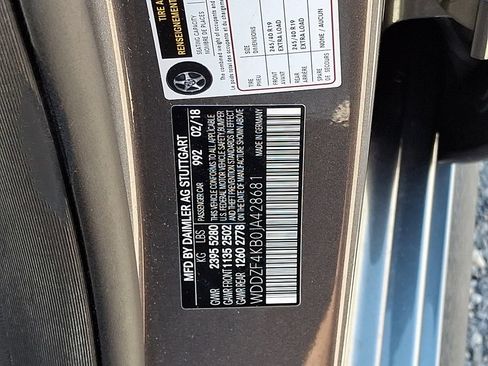 Used 2018 Mercedes-Benz E 300 4MATIC image 28