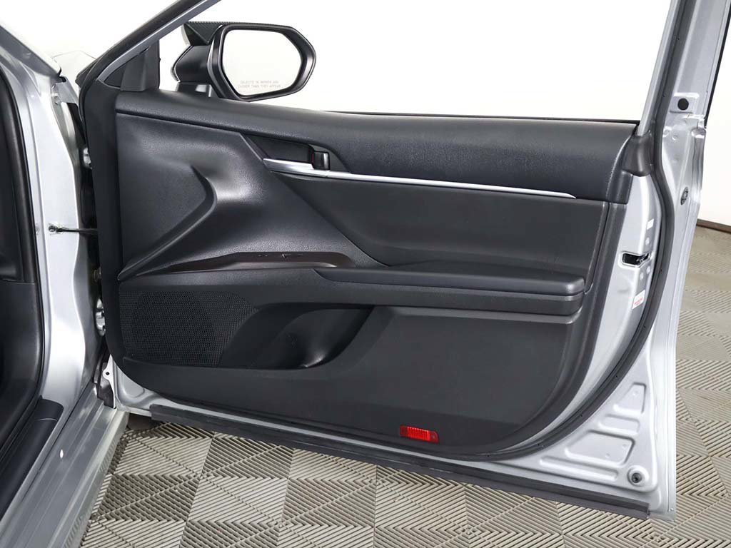 Used 2022 Toyota Camry SE FWD image 19