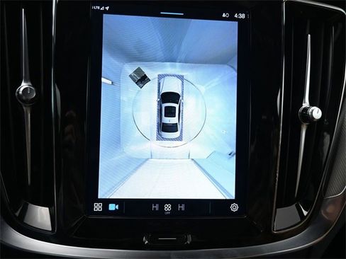 Used 2024 Volvo S60 B5 Plus image 21