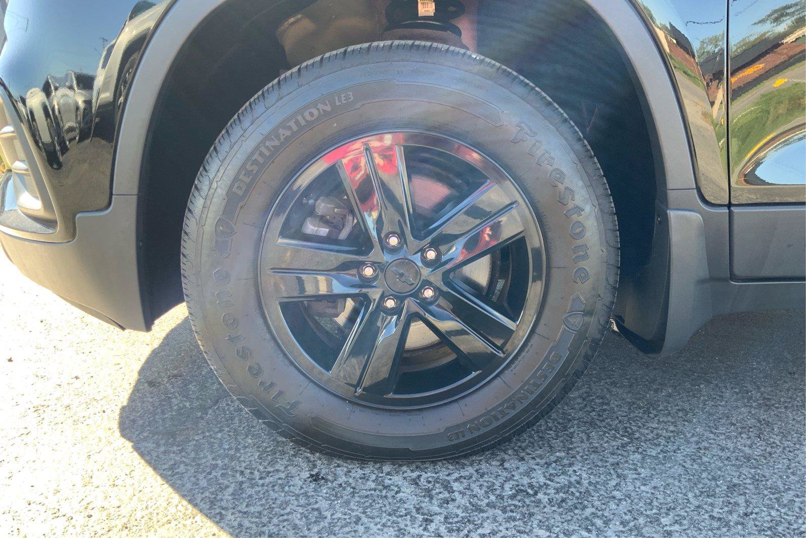 Used 2019 Chevrolet Trax LS w/ Tint and Cruise Package AWD/4WD image 24