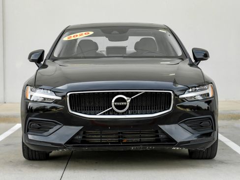 Used 2020 Volvo S60 T5 Momentum image 6