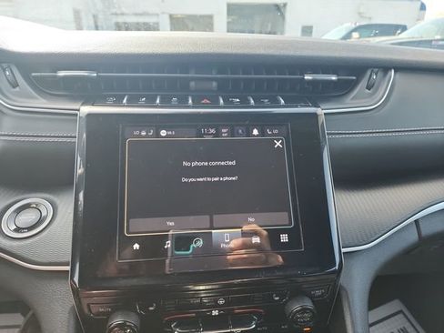 Used 2023 Jeep Grand Cherokee L Laredo image 24