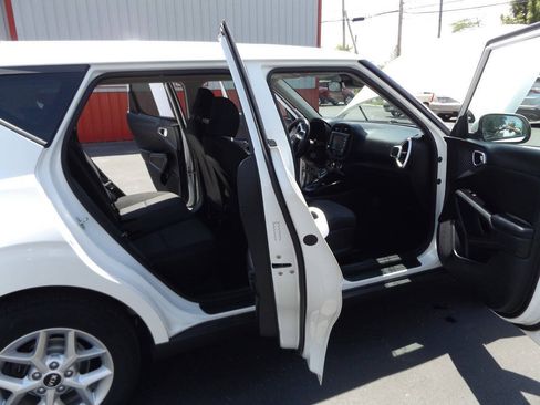 Used 2020 Kia Soul S FWD image 19