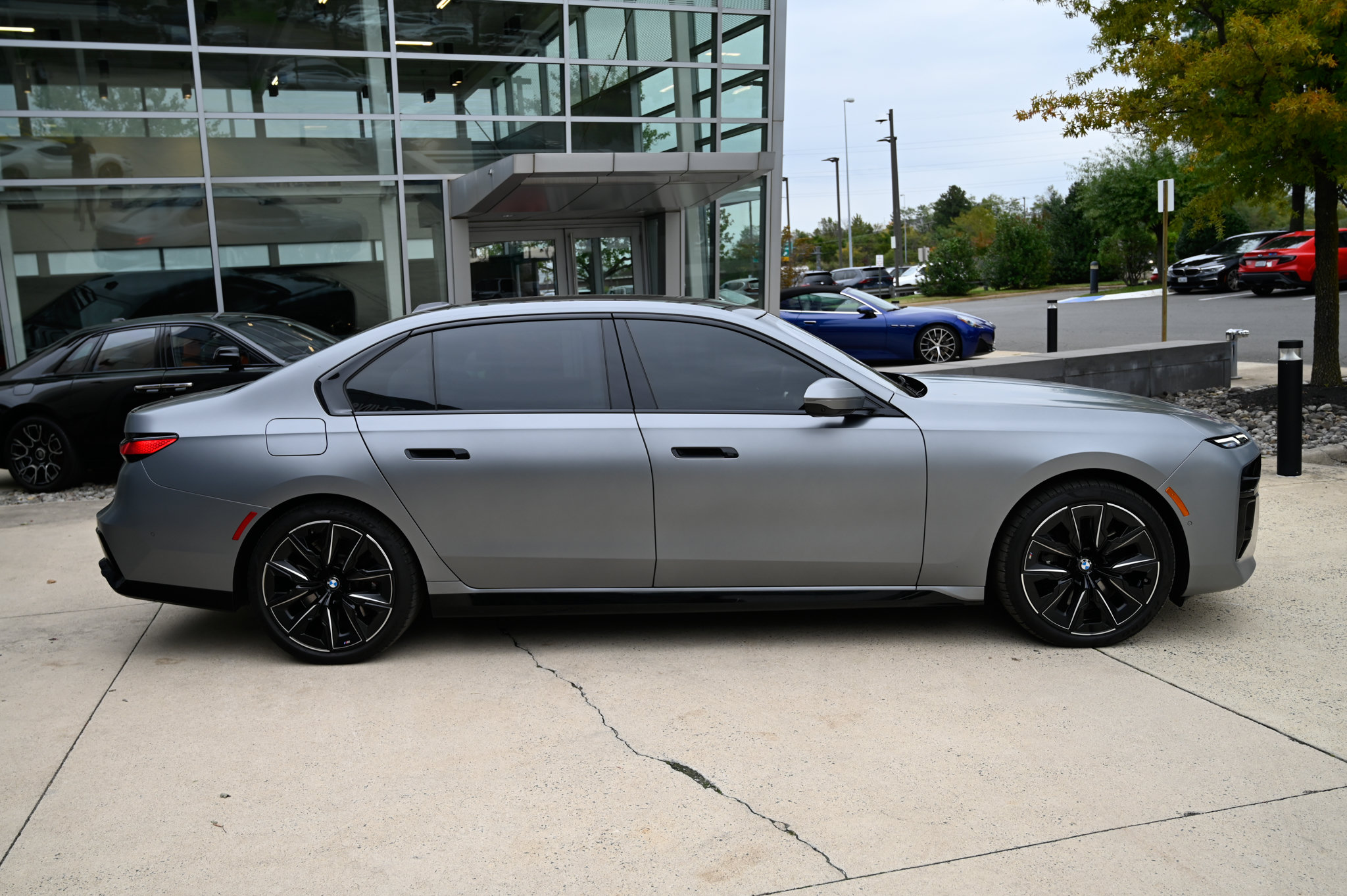 Used 2023 BMW 760i xDrive AWD/4WD image 4