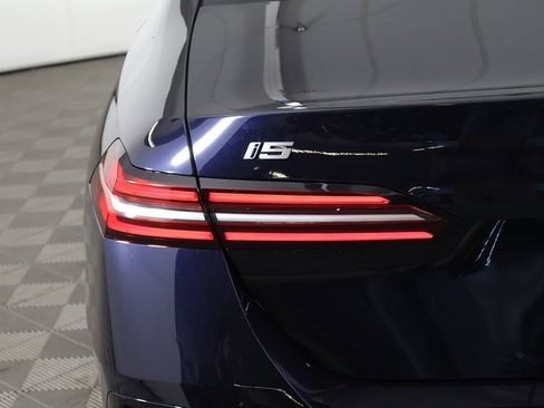 Used 2024 BMW i5 M60 w/ Premium Package image 19