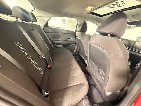 Used 2025 Hyundai Elantra SEL FWD image 22