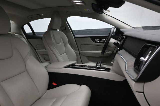 Used 2023 Volvo S60 B5 Ultimate w/ Protection Package Premier FWD image 32