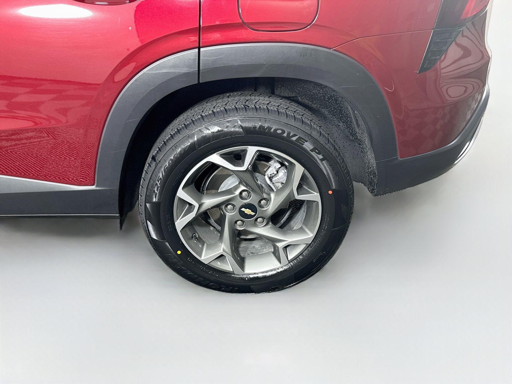 Used 2025 Chevrolet Trax LT FWD image 11