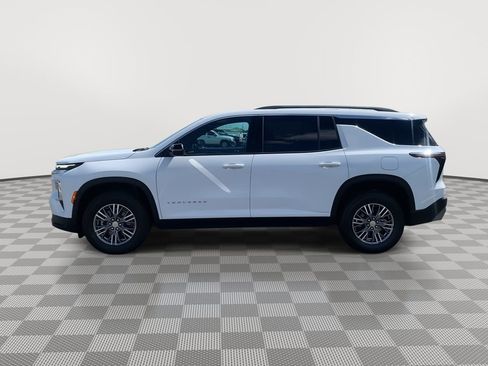 Used 2025 Chevrolet Traverse LT AWD/4WD image 4