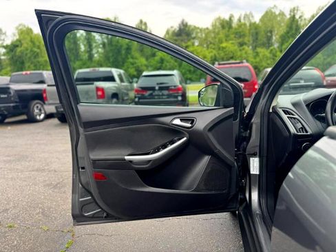 Used 2012 Ford Focus SE image 9