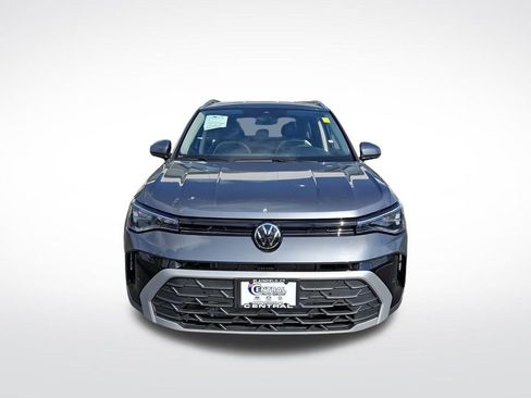New 2025 Volkswagen Taos SE image 2