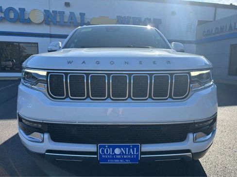 Used 2022 Jeep Wagoneer Series III w/ Premium Group I image 15