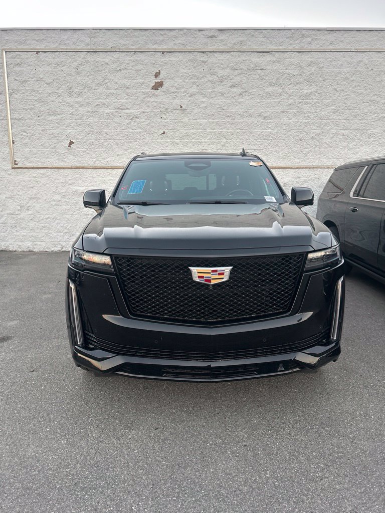 Used 2022 Cadillac Escalade Sport Platinum RWD image 1