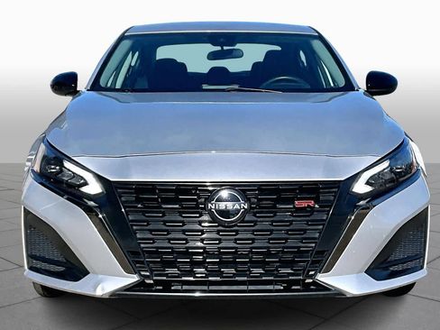 Certified 2024 Nissan Altima 2.5 SR image 4