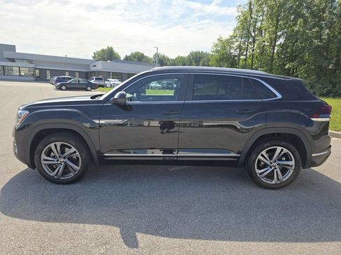 Used 2024 Volkswagen Atlas Cross Sport SEL R-Line AWD/4WD image 6