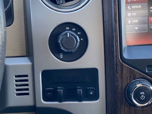 Used 2014 Ford F150 Lariat w/ Lariat Chrome Package image 25