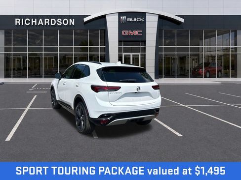 Used 2022 Buick Envision Essence w/ Technology Package I FWD image 3