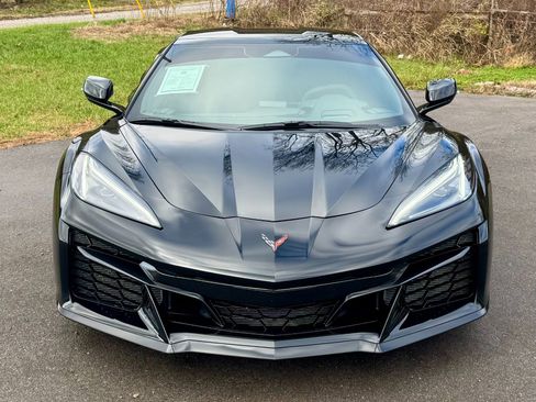 Used 2025 Chevrolet Corvette Z06 image 2
