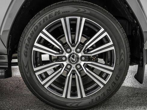 Used 2024 Lexus LX 600 4WD w/ Luxury Package image 10