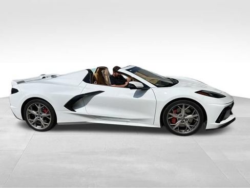Used 2022 Chevrolet Corvette Stingray Premium Conv w/ Z51 Performance Package RWD image 8