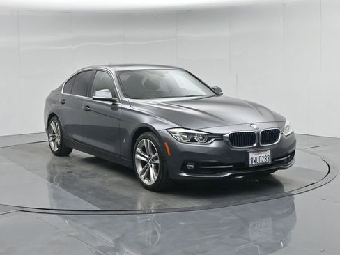 Used 2018 BMW 330e w/ Convenience Package image 59