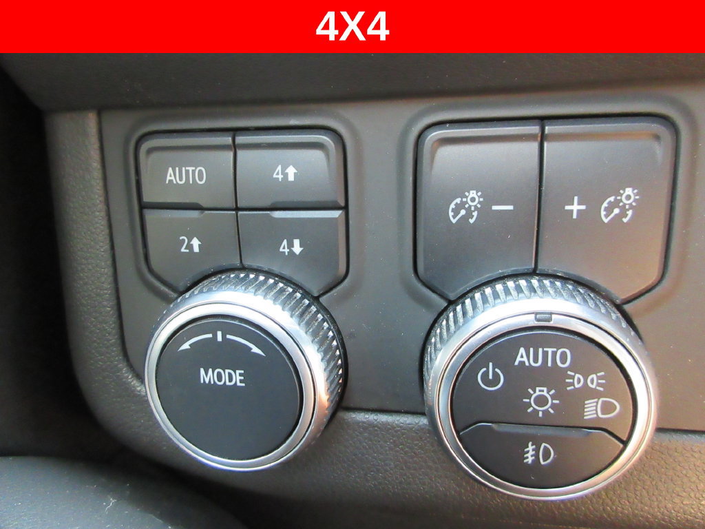 Certified 2021 GMC Yukon AT4 w/ AT4 Premium Package AWD/4WD image 35