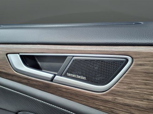 Used 2024 Volkswagen Atlas SEL Premium R-Line image 24