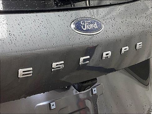 Used 2022 Ford Escape SEL w/ Class II Trailer Tow Package image 29