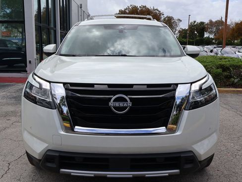 Used 2024 Nissan Pathfinder SL image 12