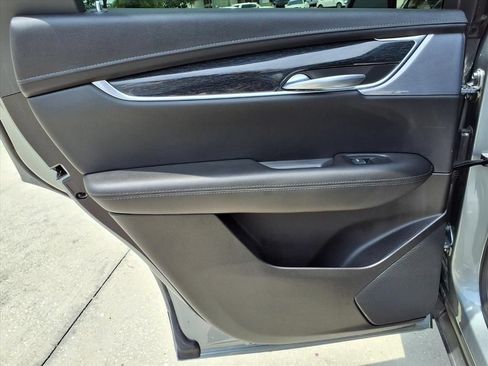 Used 2023 Cadillac XT5 Premium Luxury FWD image 17