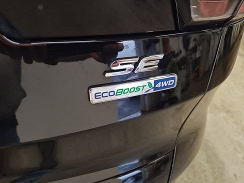 Used 2018 Ford Escape SE w/ SE Sport Appearance Package image 31