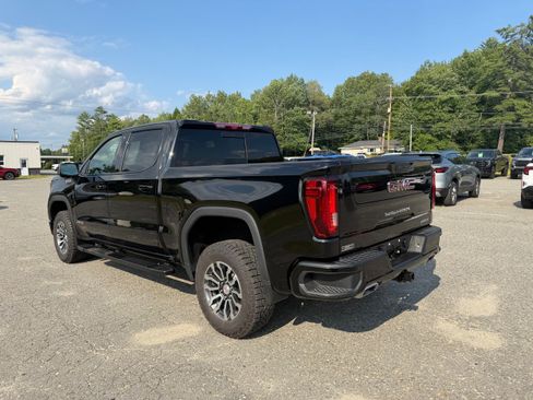 Used 2023 GMC Sierra 1500 AT4 w/ Technology Package AWD/4WD image 6