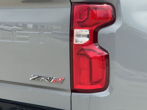 Used 2024 Chevrolet Silverado 2500 ZR2 w/ Technology Package AWD/4WD image 13