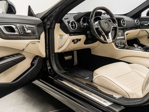 Used 2013 Mercedes-Benz SL 550 image 23