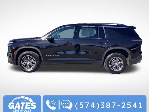 Used 2025 Chevrolet Traverse LT image 6