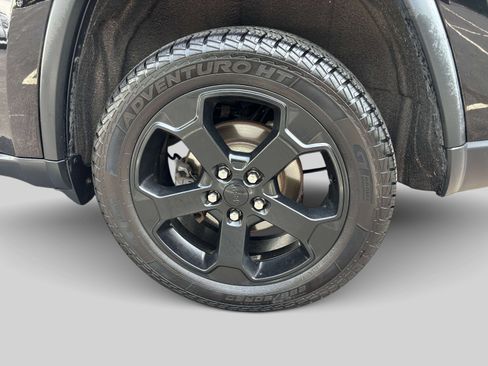 Used 2018 Jeep Grand Cherokee Laredo AWD/4WD image 8