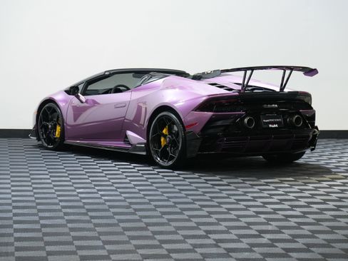 Used 2024 Lamborghini Huracan EVO image 8