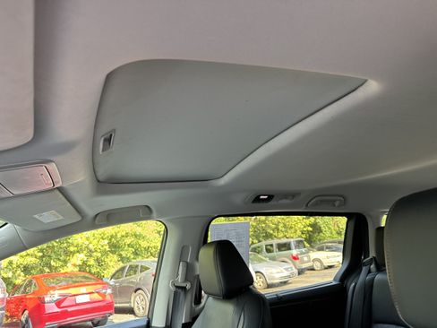 Used 2025 Honda Odyssey EX-L image 7
