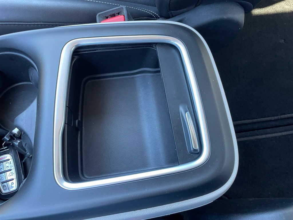 Used 2023 Chrysler Pacifica Touring-L FWD image 39