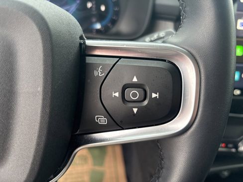 Certified 2025 Volvo XC40 B5 Plus image 25