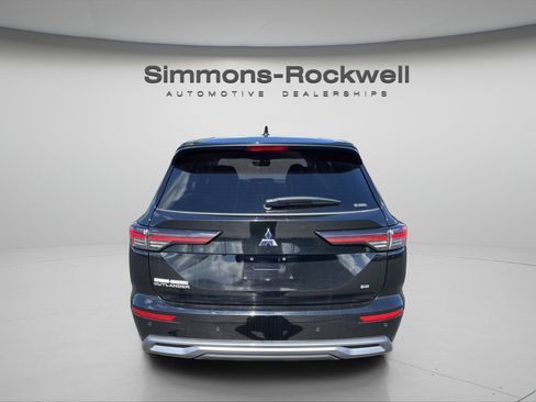 Used 2025 Mitsubishi Outlander SE AWD/4WD image 4