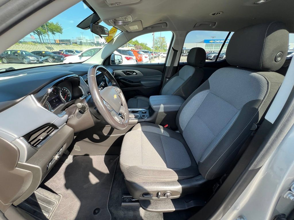 Used 2021 Chevrolet Traverse LT AWD/4WD image 19