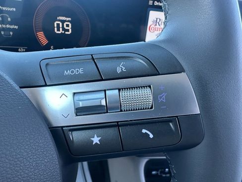 Used 2025 Hyundai Kona SEL image 25