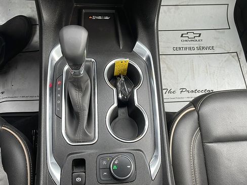 Used 2023 Chevrolet Traverse Premier FWD image 12