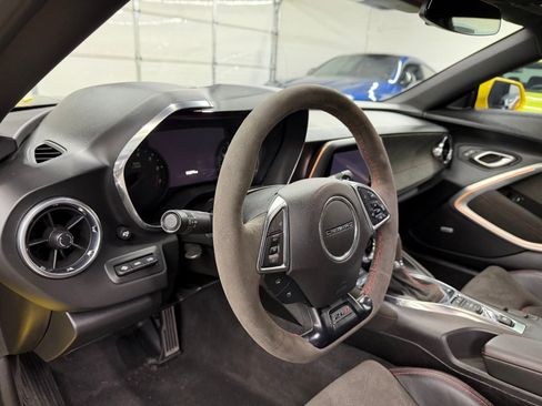 Used 2018 Chevrolet Camaro ZL1 image 17