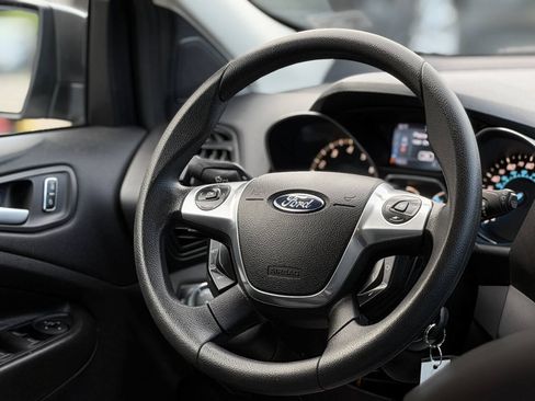 Used 2013 Ford Escape SE FWD image 17
