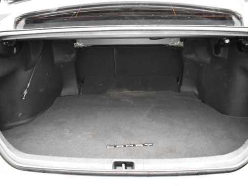 Used 2020 Toyota Camry SE w/ Carpet Mat Package image 16